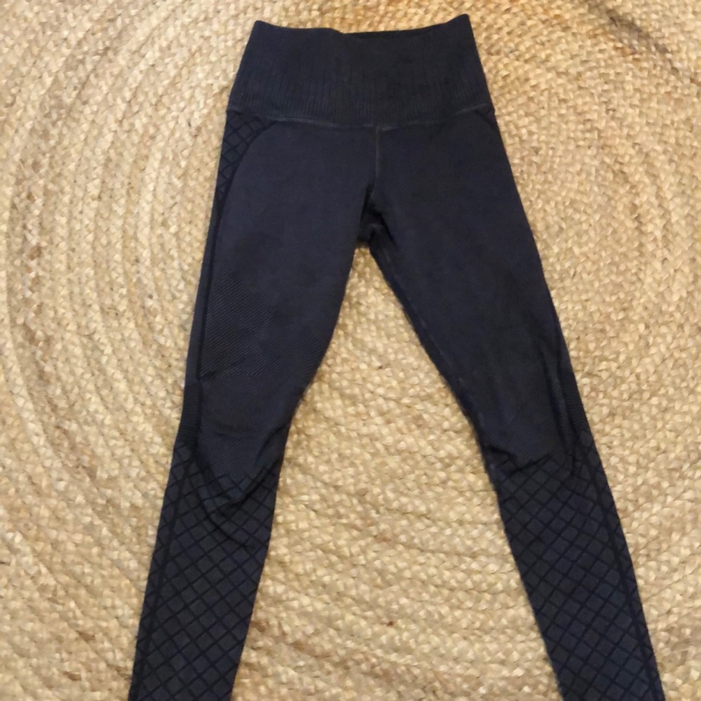 Avocado Black Leggings XS/S